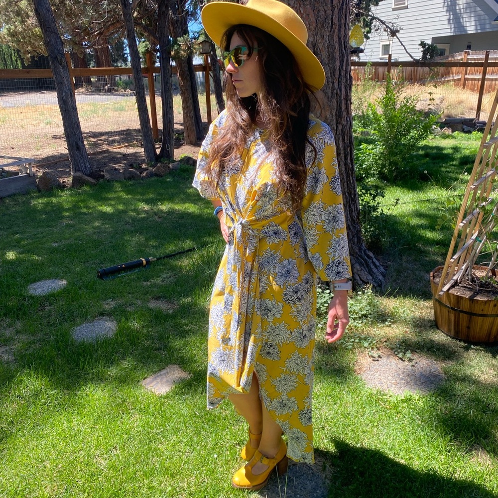 Mellóday tie front, gold, satin dress. Perfect wedding guest attire.